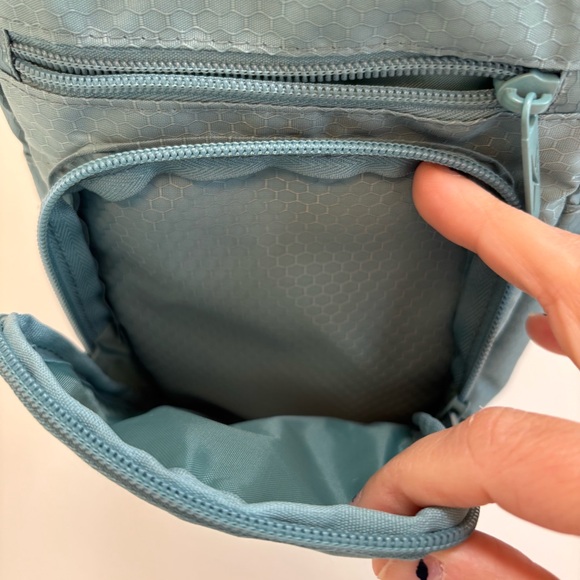 Reebok Cosmos Crossbody Bag Sling Backpack - Picture 8 of 14